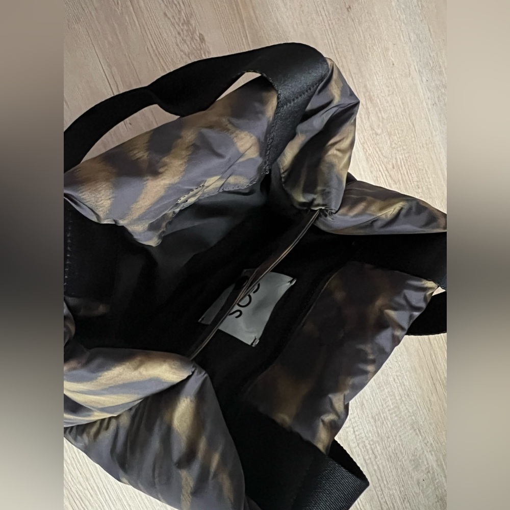 COS Handbag - Picture 2 of 9